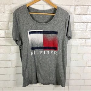 Tommy Hilfiger Flag Logo Graphic T-shirt